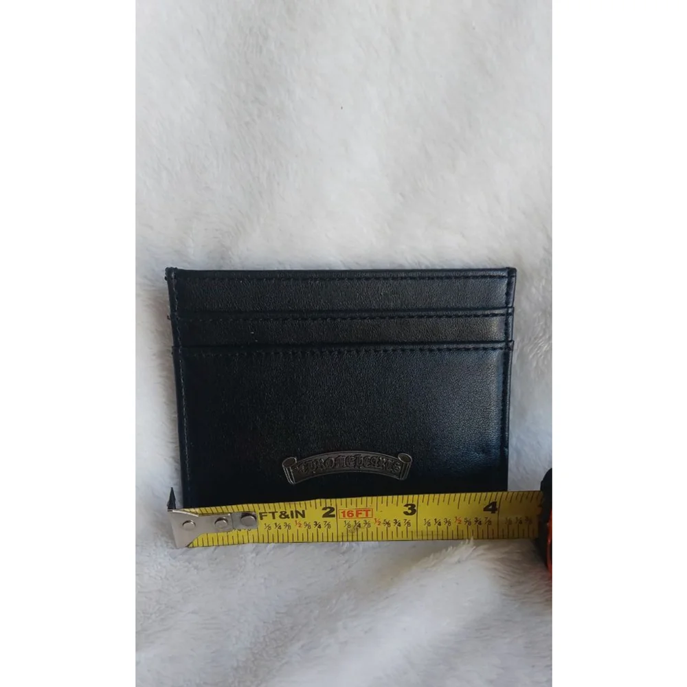Men's Arch Plate 3-Pocket Faux Leather Card Case.   Black and Silver